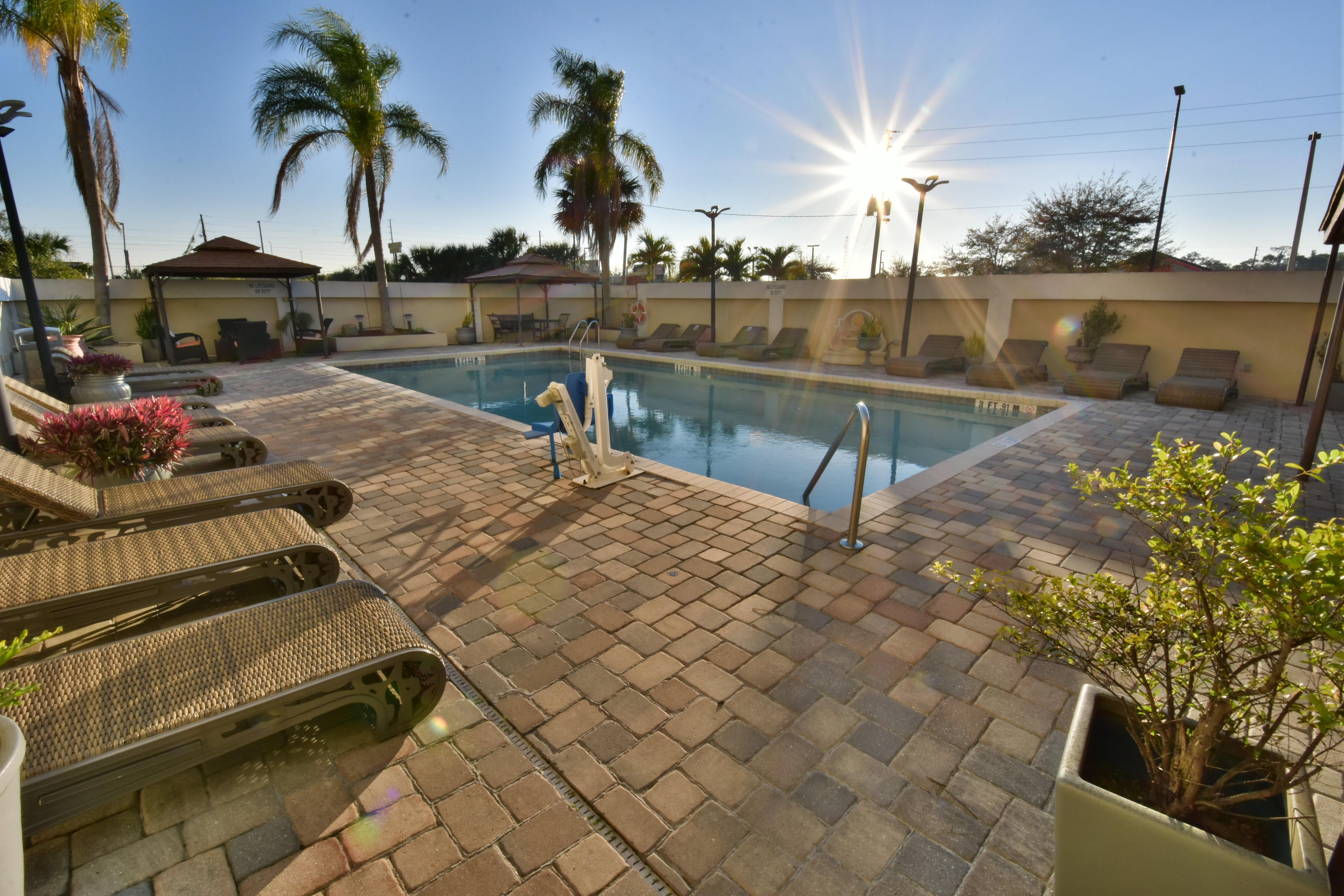 Holiday Inn Orlando East-Ucf Area By Ihg Alafaya Exterior photo