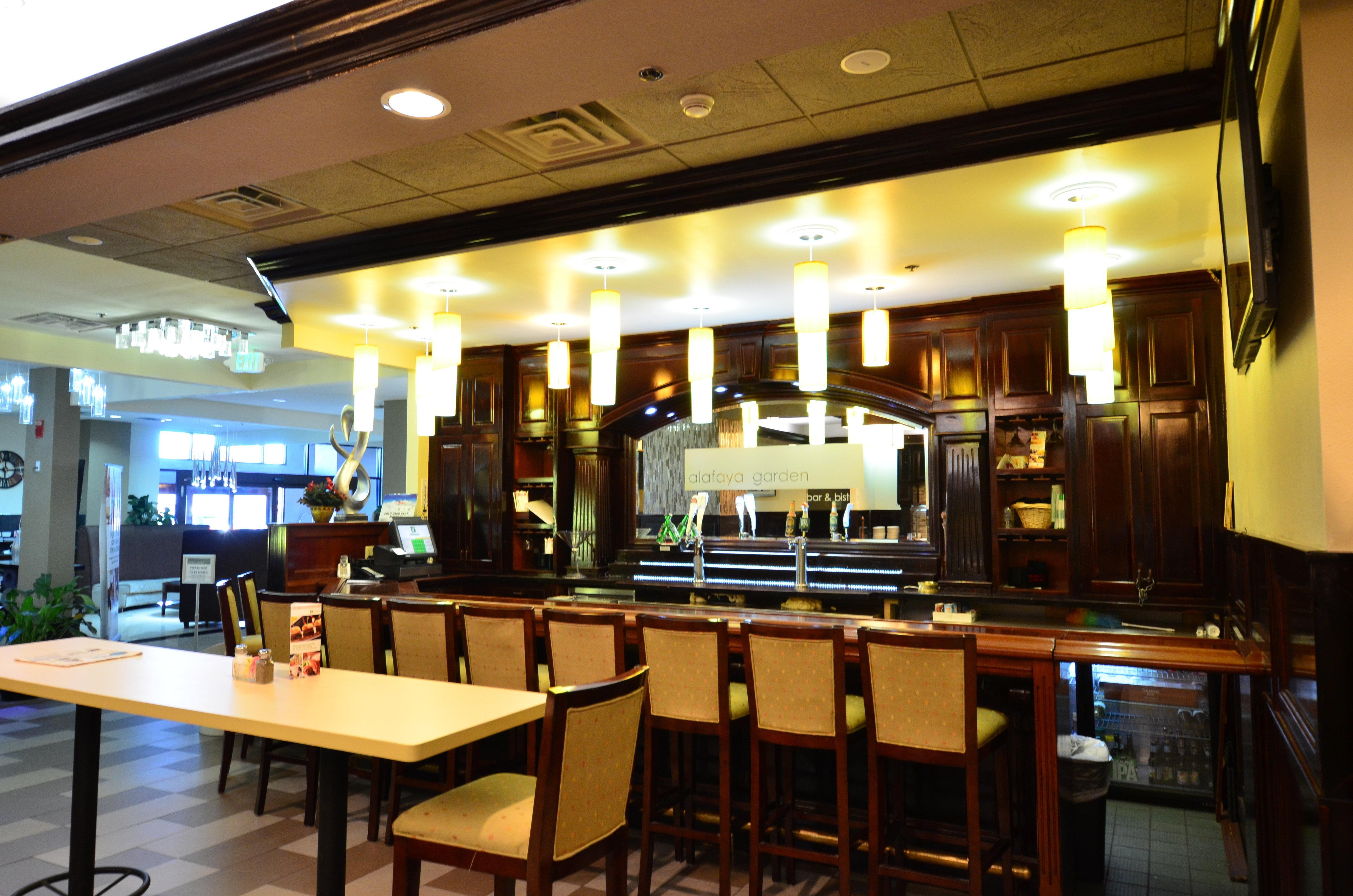 Holiday Inn Orlando East-Ucf Area By Ihg Alafaya Exterior photo
