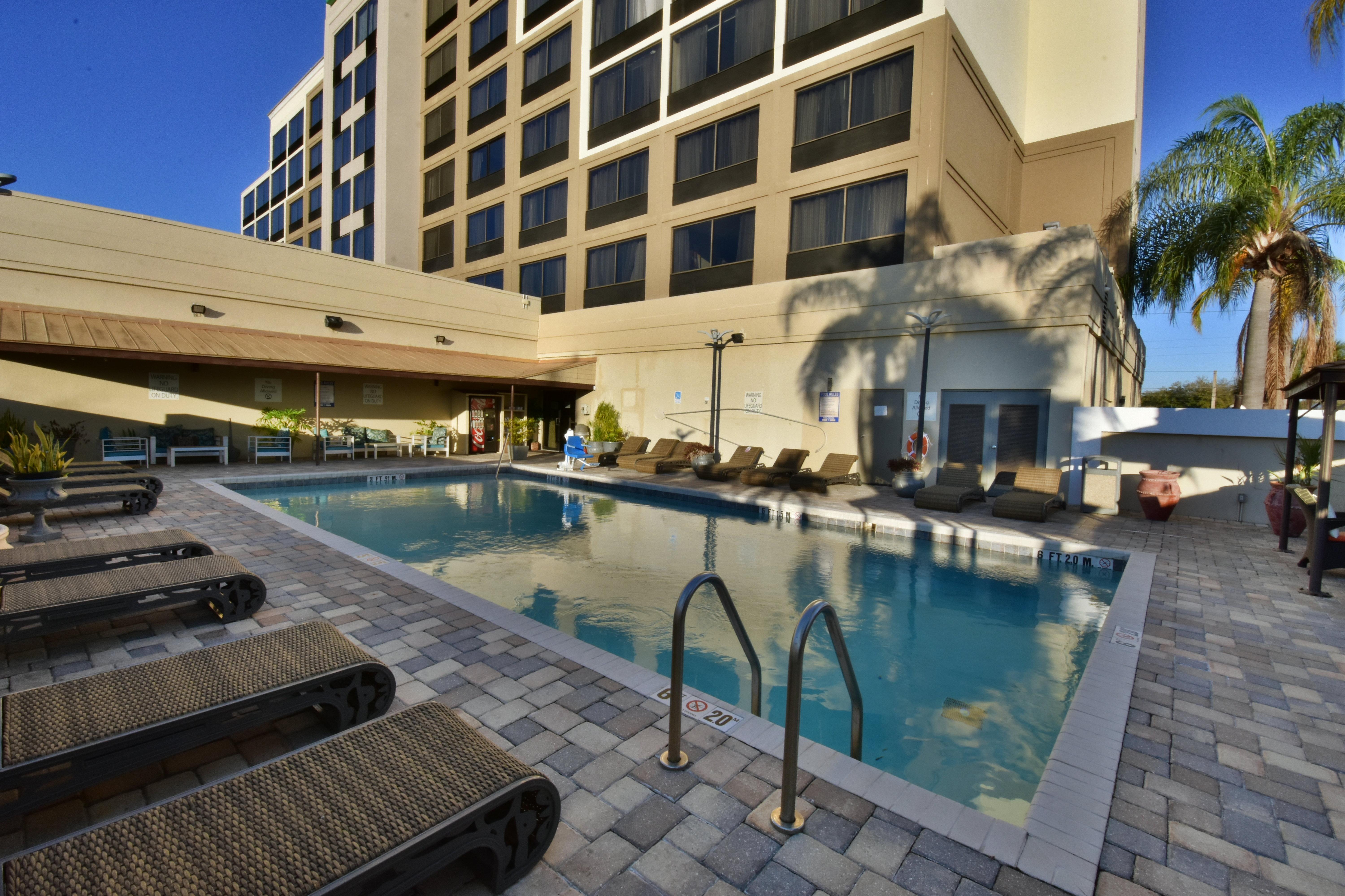 Holiday Inn Orlando East-Ucf Area By Ihg Alafaya Exterior photo