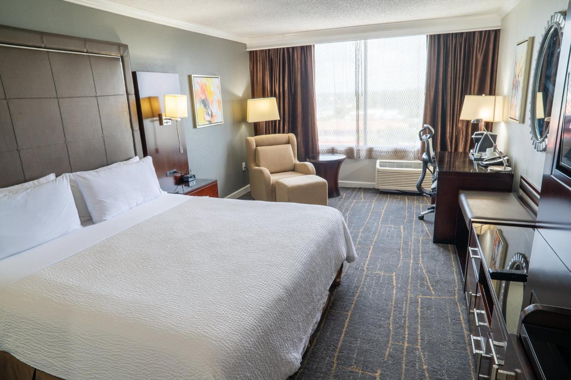 Holiday Inn Orlando East-Ucf Area By Ihg Alafaya Exterior photo