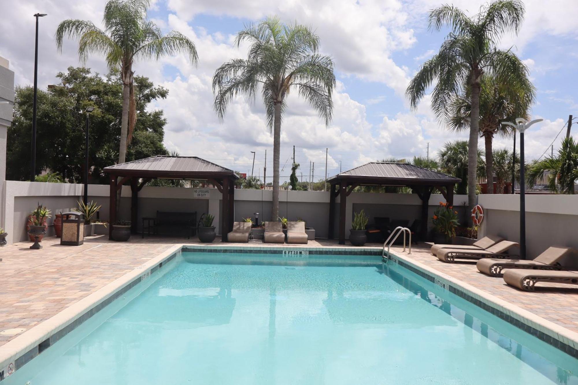 Holiday Inn Orlando East-Ucf Area By Ihg Alafaya Exterior photo